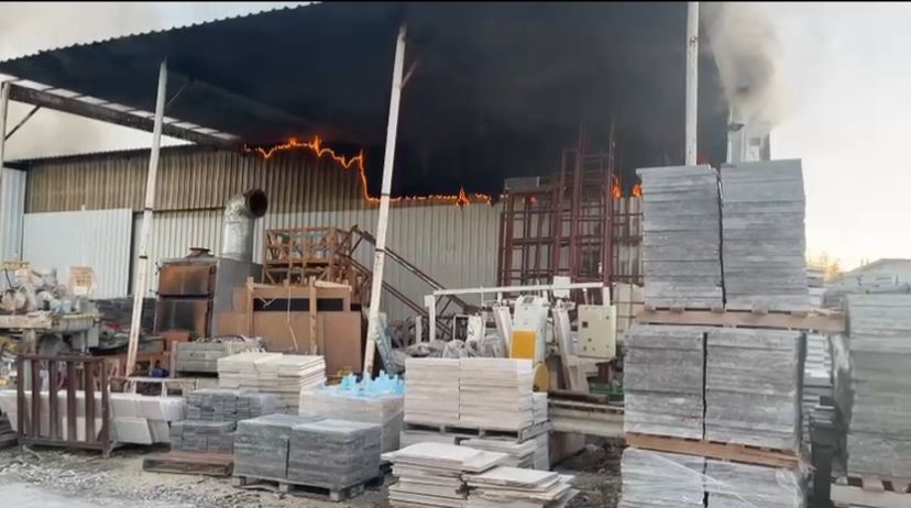 Burdur’da mermer fabrikasında yangın 4 burdurda mermer fabrikasinda yangin 0 Yp8JMC4b