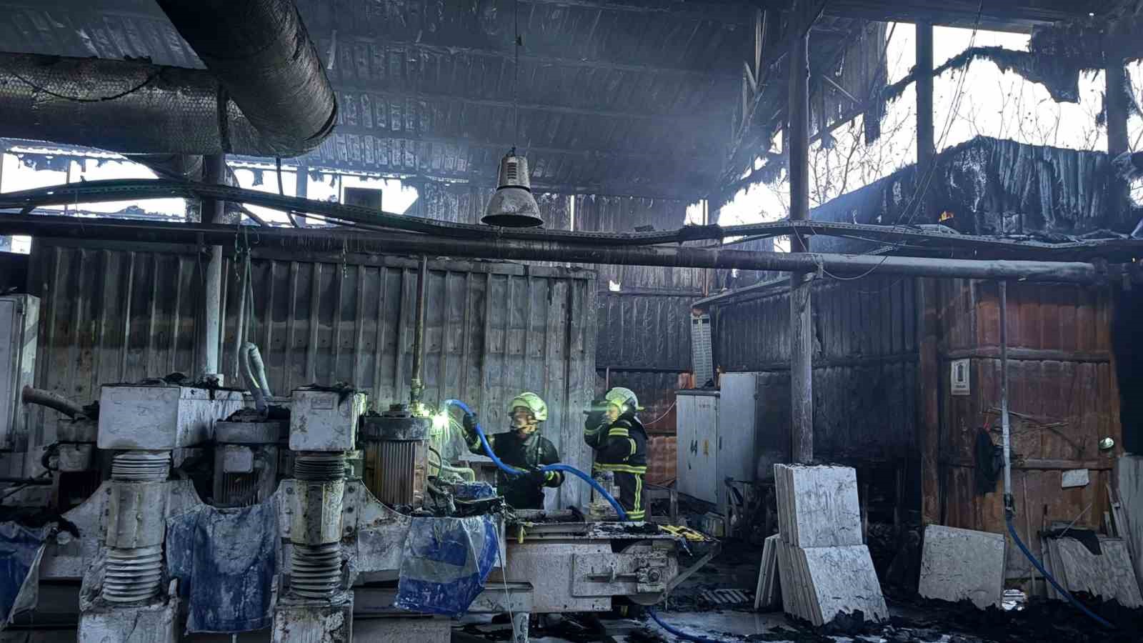 Burdur’da mermer fabrikasında yangın 6 burdurda mermer fabrikasinda yangin 2 WXNsublQ