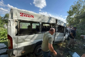 burdurda-minibus-tarlaya-uctu-8-yarali-5akEWkAK.jpg