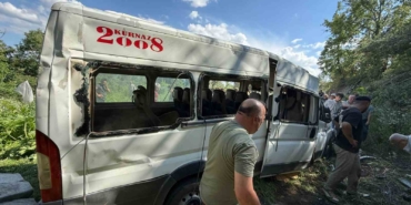 burdurda-minibus-tarlaya-uctu-8-yarali-5akEWkAK.jpg