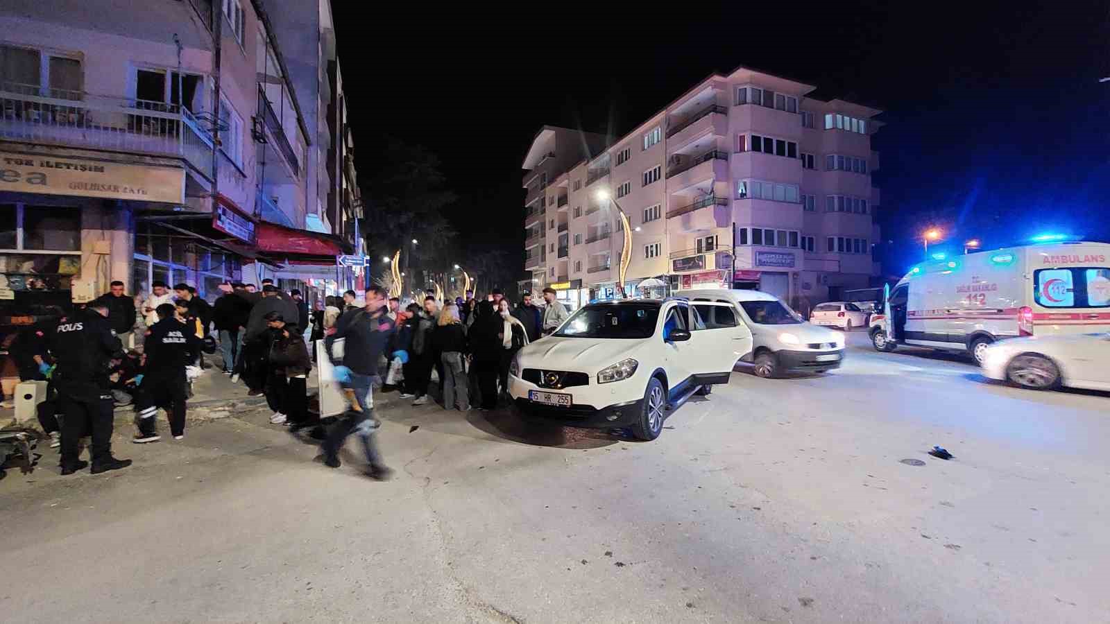 Burdur’da otomobil ile çarpışan motosikletlinin yaralandığı kaza kamerada 7 burdurda otomobil ile carpisan motosikletlinin yaralandigi kaza kamerada 3 fV1wXnac