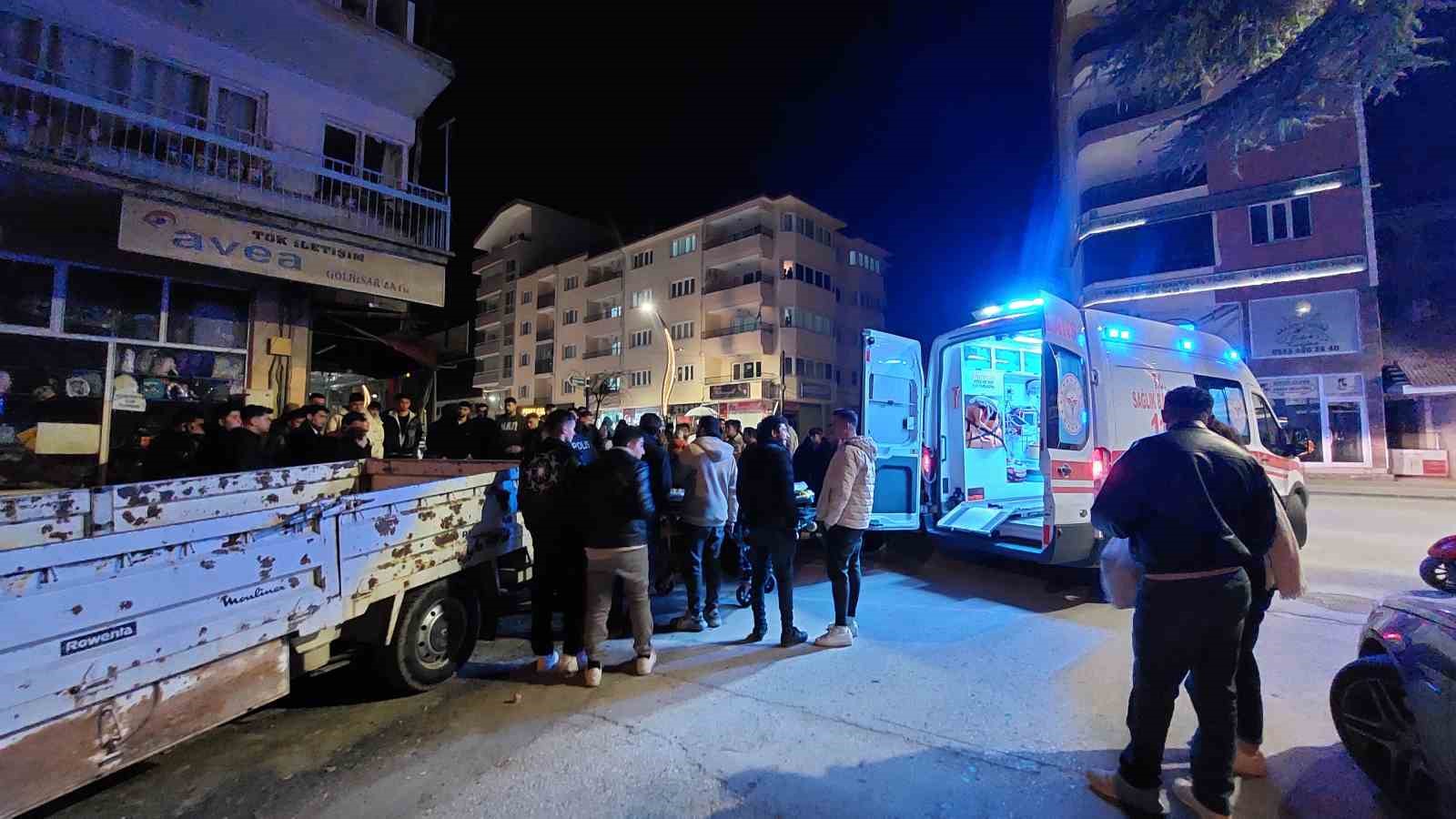 Burdur’da otomobil ile çarpışan motosikletlinin yaralandığı kaza kamerada 8 burdurda otomobil ile carpisan motosikletlinin yaralandigi kaza kamerada 4 jDal2n3V
