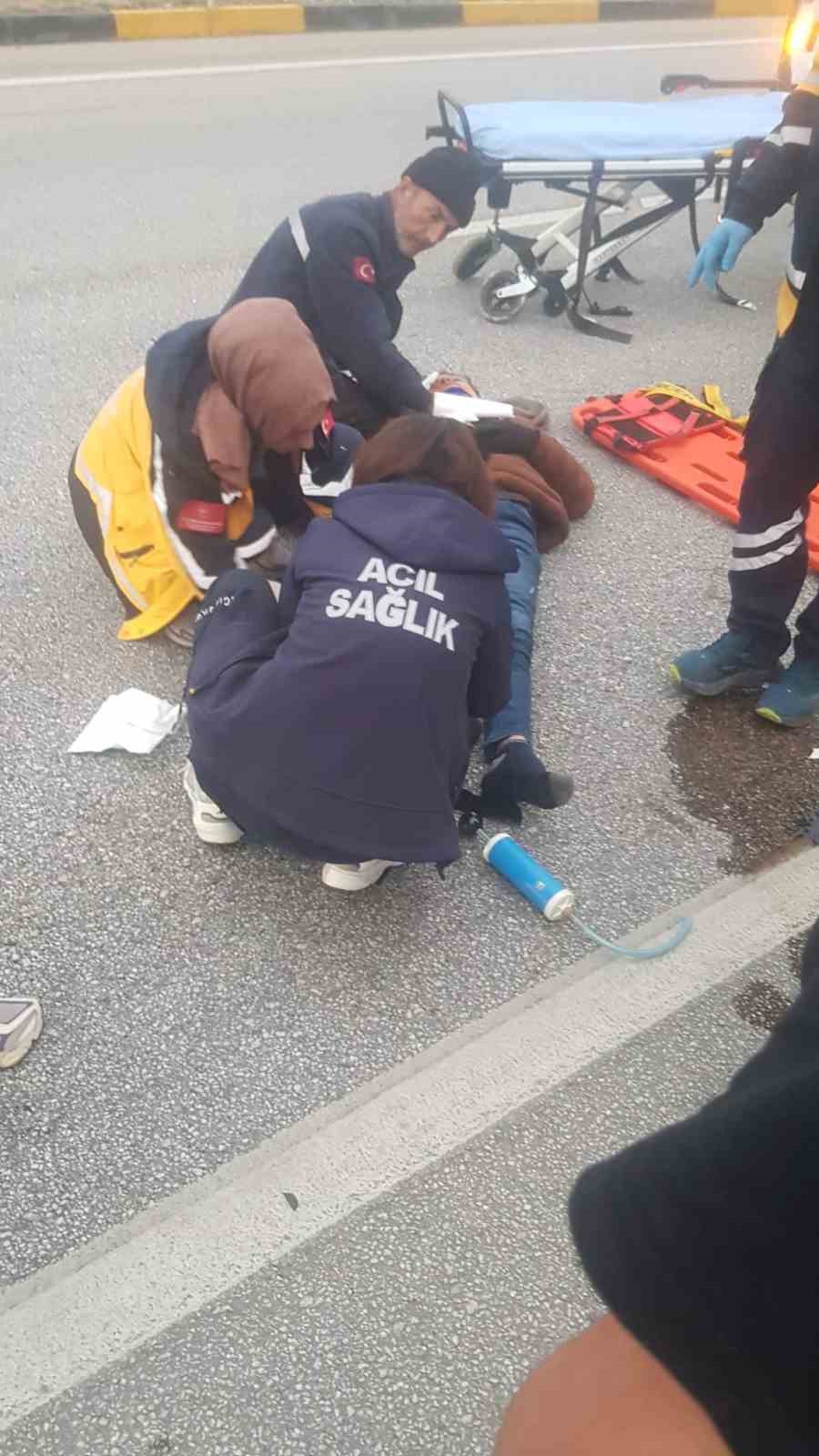 burdurda otomobil ile motosiklet carpisti 1 yarali 0 RvQfN6i1
