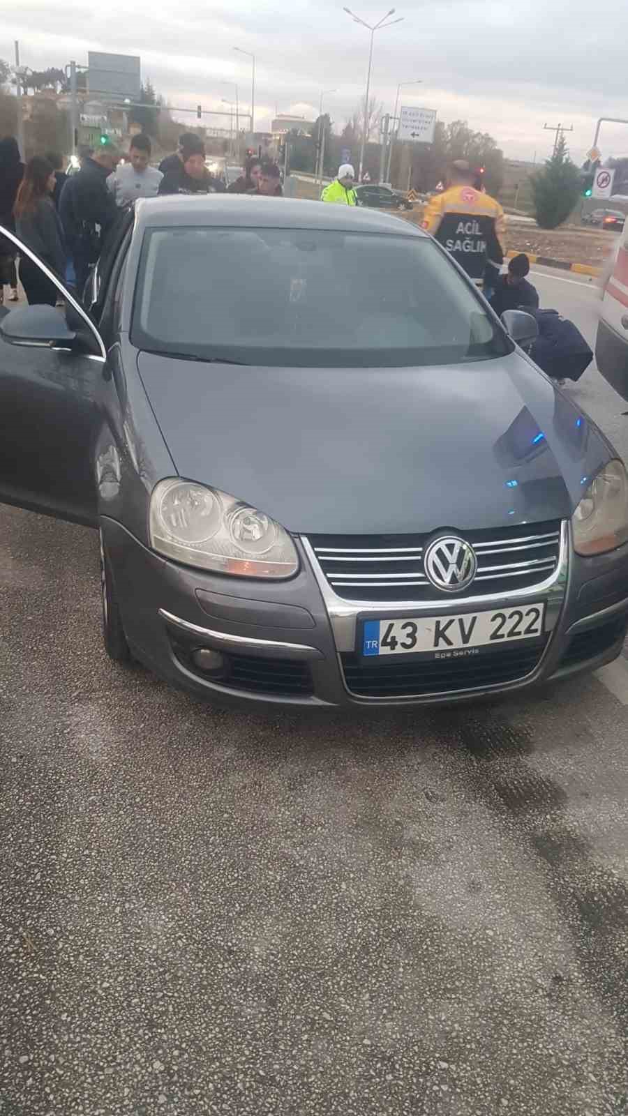 burdurda otomobil ile motosiklet carpisti 1 yarali 1 X7PWCB7O