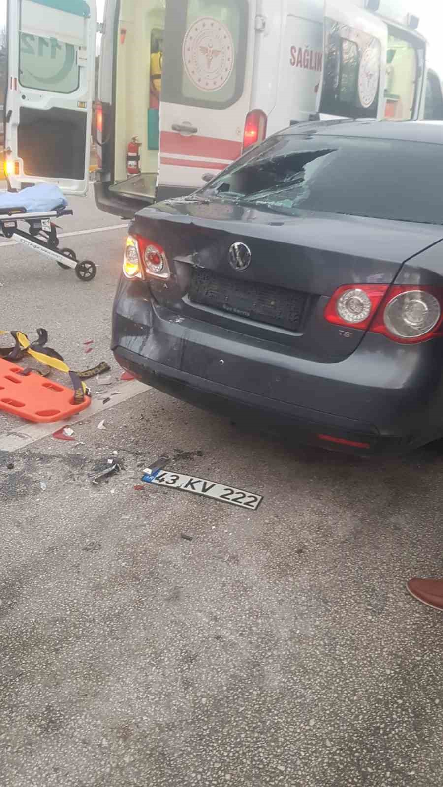 burdurda otomobil ile motosiklet carpisti 1 yarali 2 ziKqycWB