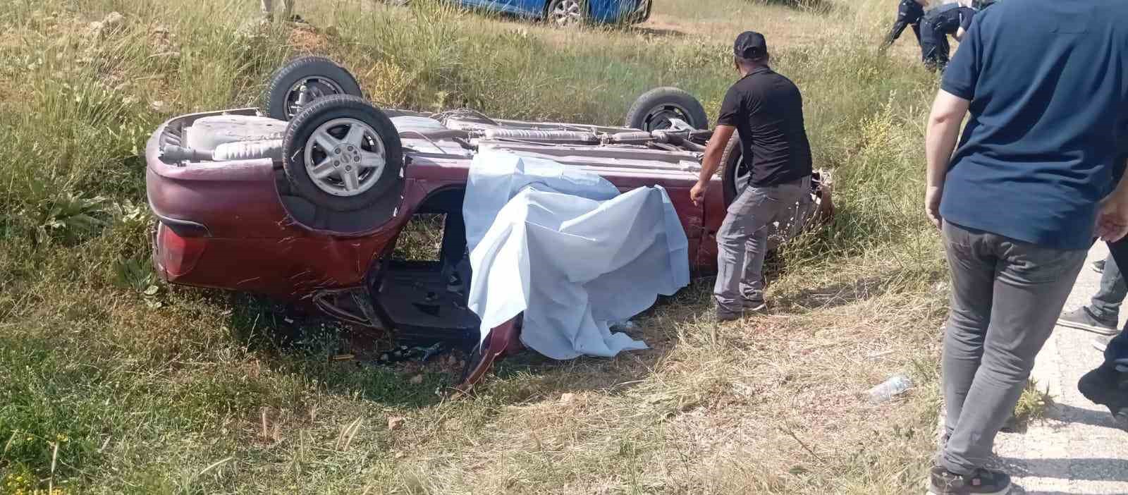 burdurda otomobil sarampole devrildi 1 olu 1 yarali 0 W1QW9Eqb