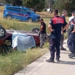 burdurda-otomobil-sarampole-devrildi-1-olu-1-yarali-u69VKhqO.jpg