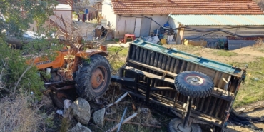burdurda-otomobille-carpisan-traktor-devrildi-3-yarali-gBOnWPts.jpg