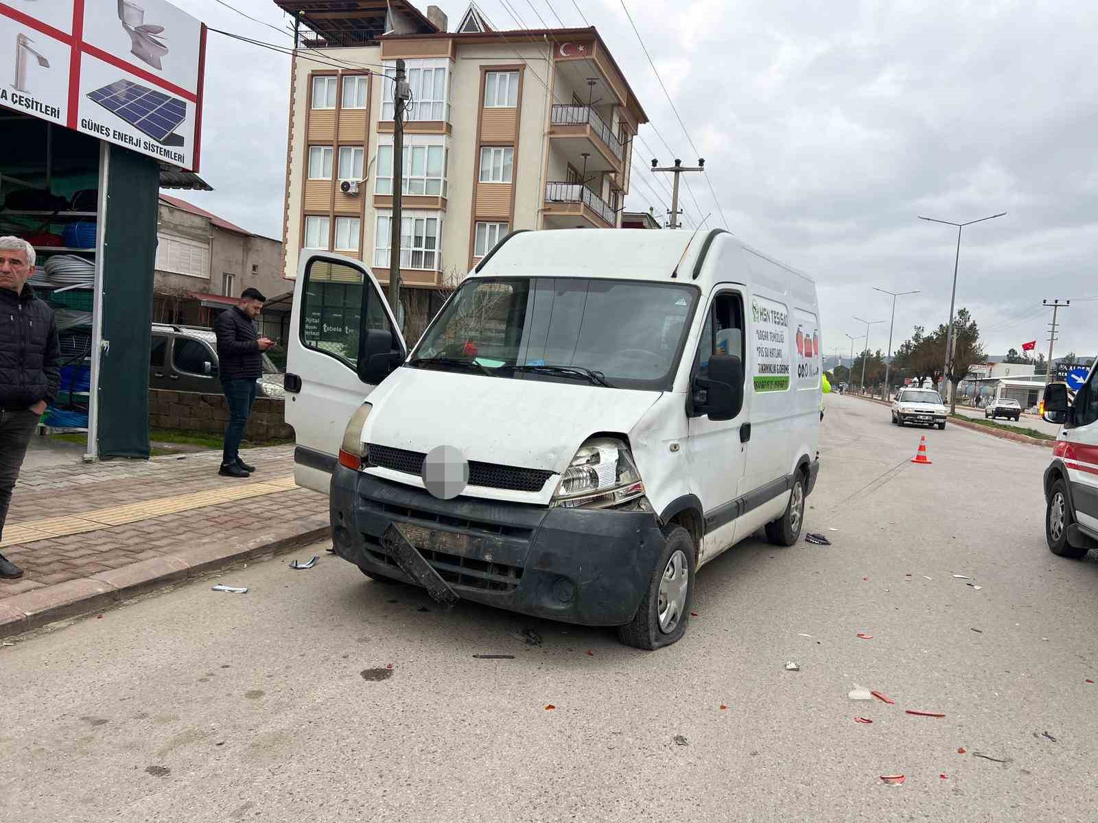 burdurda panelvanla carpisan motosiklet surucusu metrelerce savrularak hayatini kaybetti 2 a6KOezep