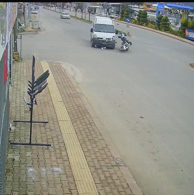burdurda panelvanla carpisan motosiklet surucusu metrelerce savrularak hayatini kaybetti 4 9adcPvR9