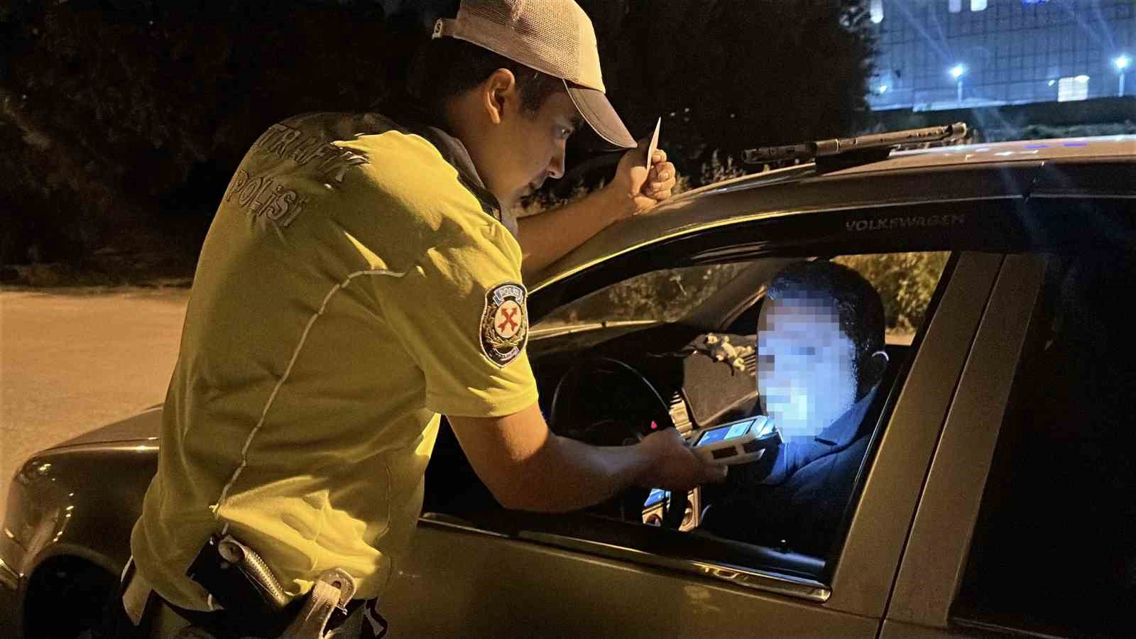 burdurda polis ekiplerinden siki denetim 2 2XNga9ct