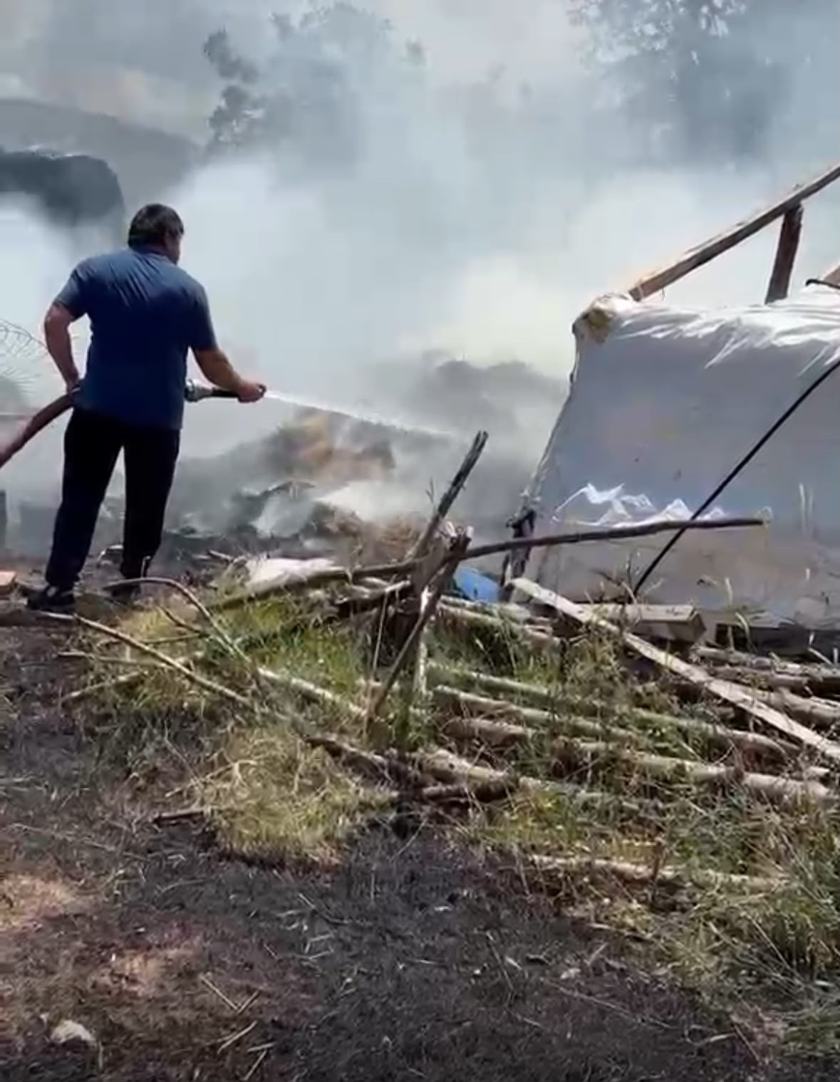 Burdur’da samanlık yangını 4 burdurda samanlik yangini 0 LgHqHTir
