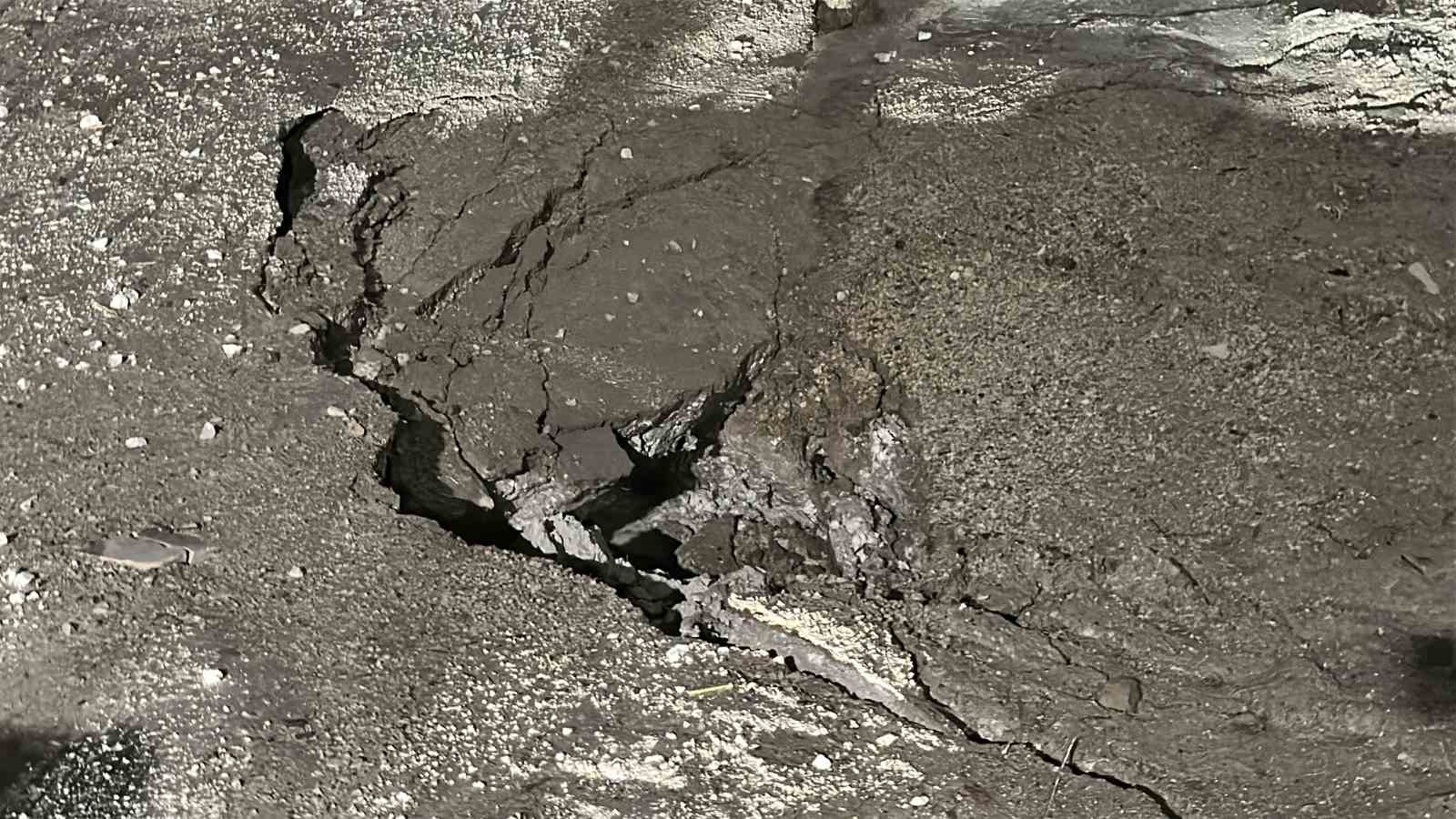 burdurda siddetli yagis sonrasi koprude cokme meydana geldi 4 pbaDwwKV