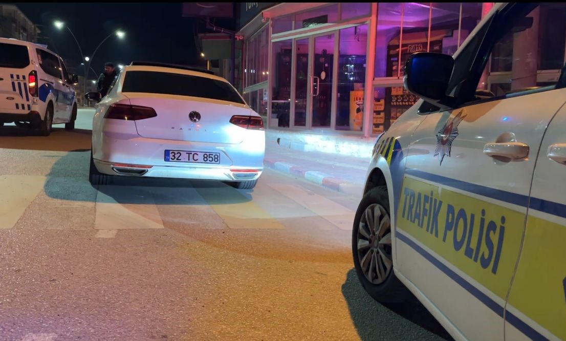burdurda tehlikeli arac kullandi yakalandiginda alkollu cikti 3 PPDAF21e
