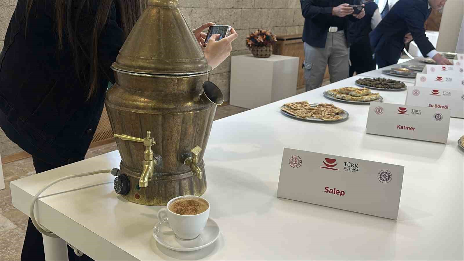 burdurda turk mutfagi haftasinda yoresel lezzetler tanitildi 2 AjpnN1ai
