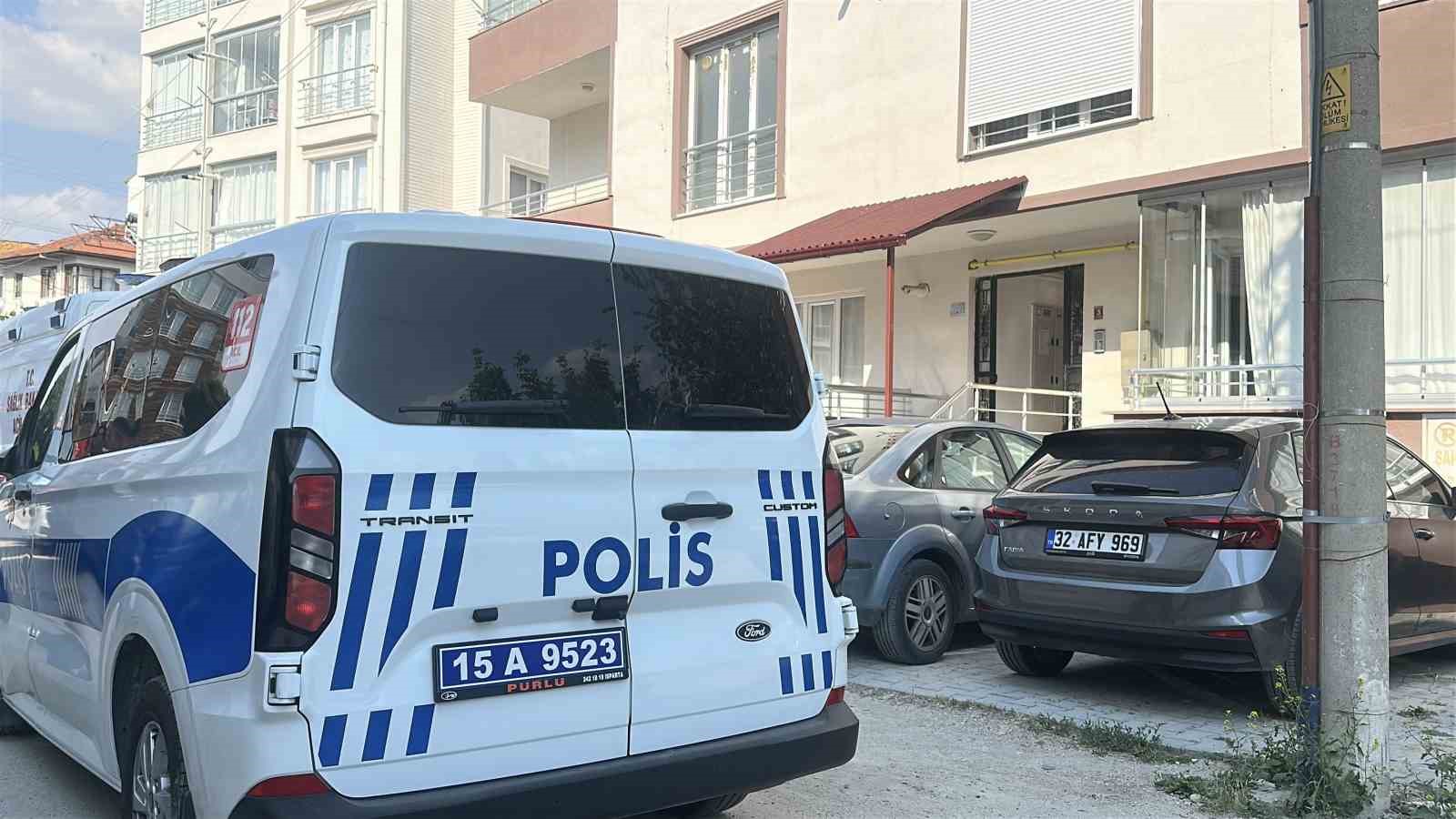 burdurda yasli kadin esi tarafindan evde olu bulundu 0 EROiPTmr