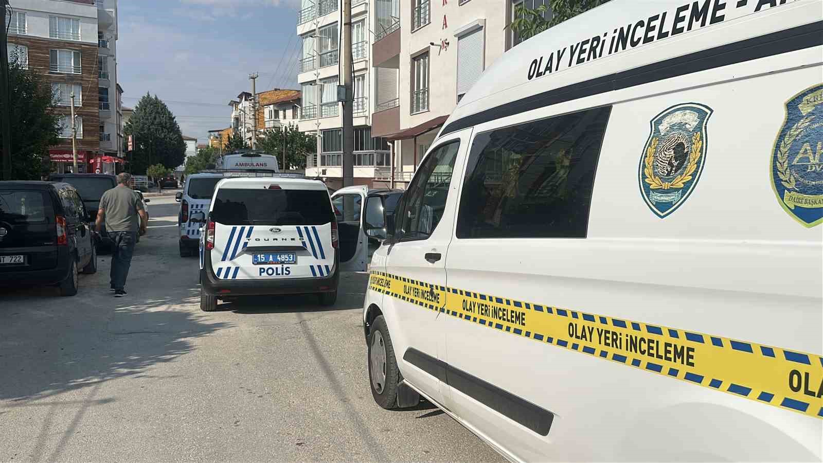 burdurda yasli kadin esi tarafindan evde olu bulundu 3 AMZPz5JF
