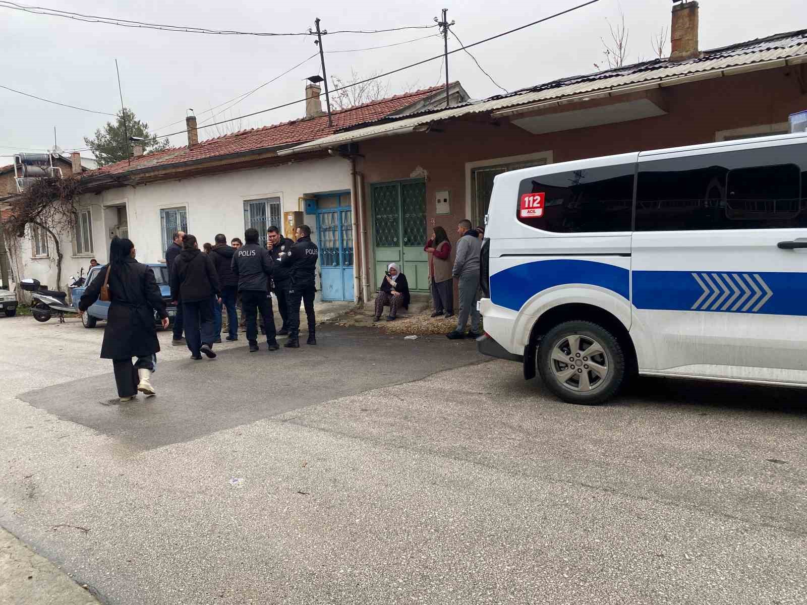 burdurda yasli kadin evinde olu bulundu 0 VRIsY1km