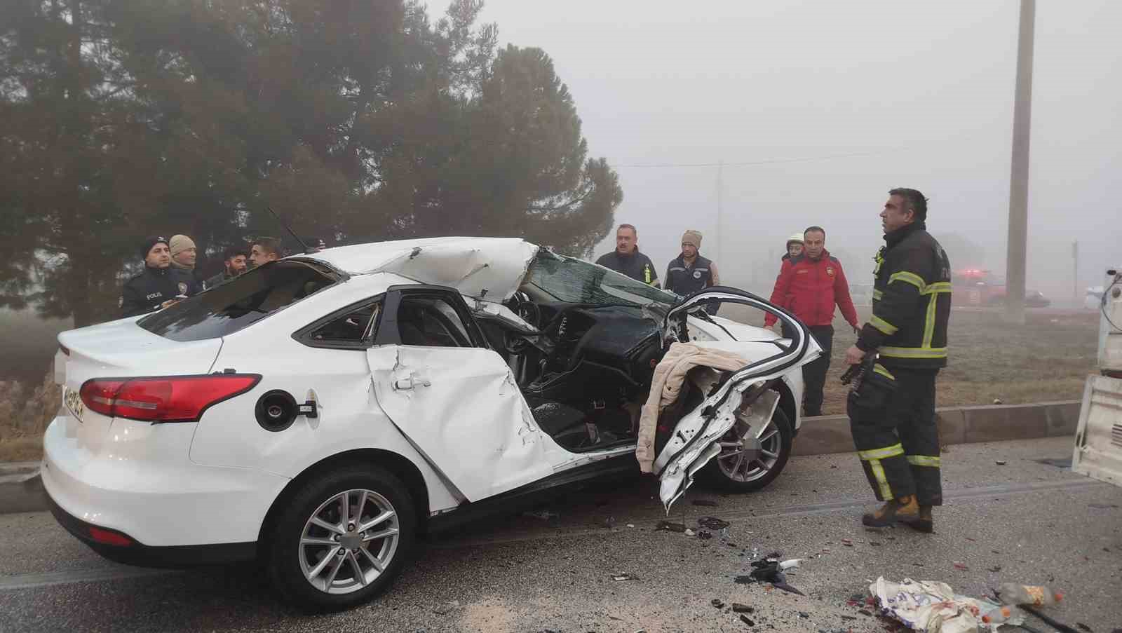 burdurda yogun siste zincirleme kaza 1i agir 2 yarali 1 pjER79Mn