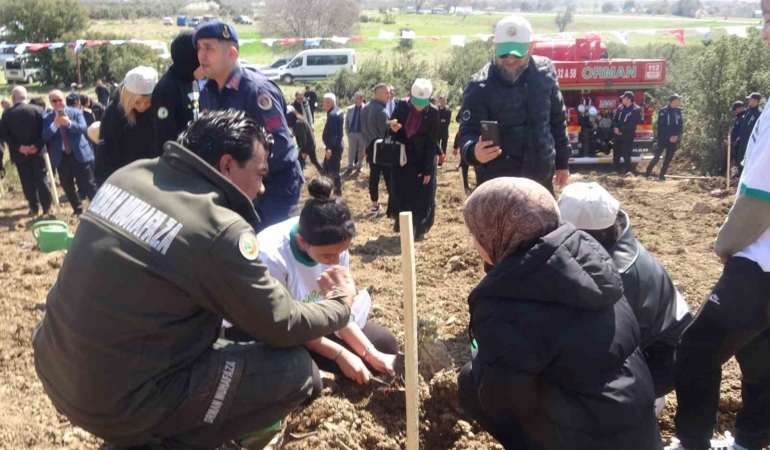 burdurda-zeytin-ve-fistikcami-fidanlari-toprakla-bulustu-ZTJuT2Ya.jpg