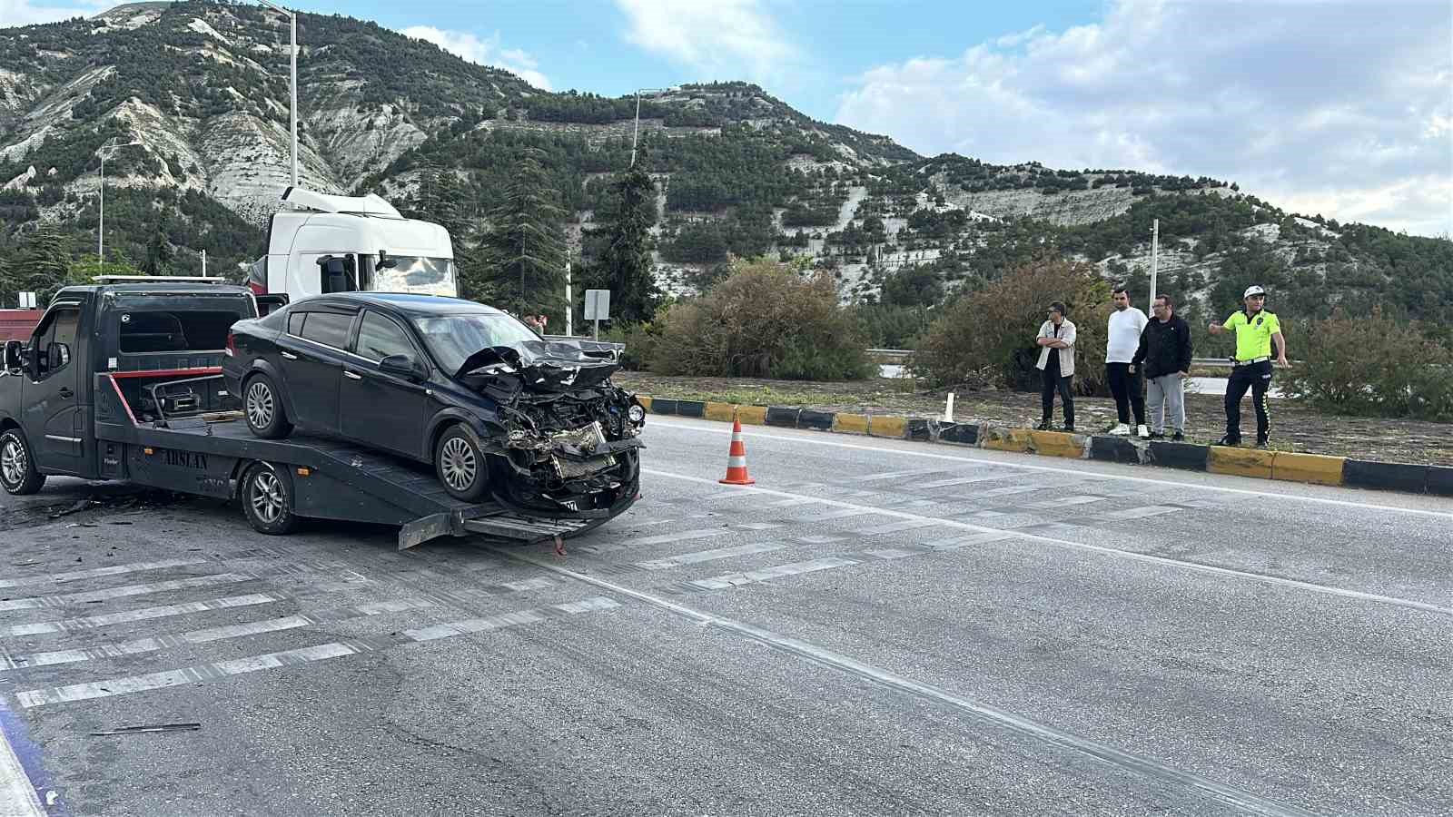 burdurda zincirleme kaza 5 hafif yarali 1 QtyXVRmk