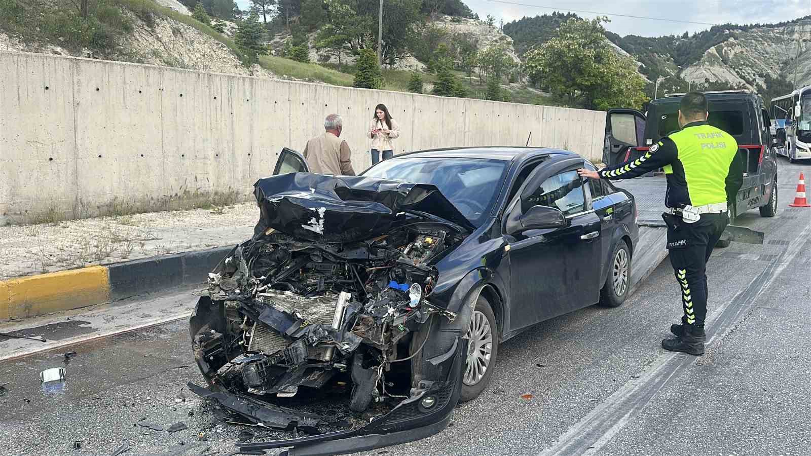burdurda zincirleme kaza 5 hafif yarali 6 aPIrDq54