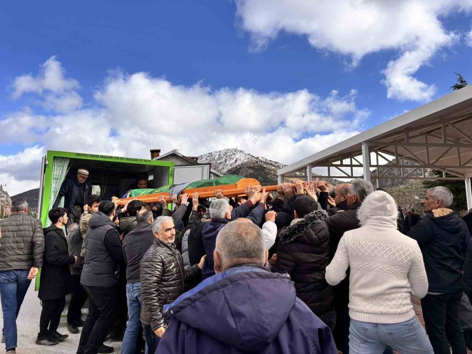 burdurdaki kazada hayatini kaybeden gence memleketi konyada aci veda 3 QBdQyp9L
