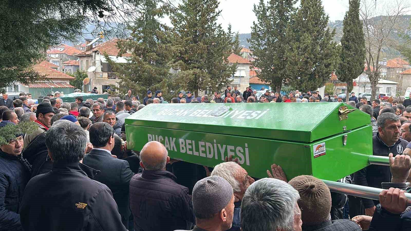 burdurdaki kazada hayatini kaybeden tarim iscileri topraga verildi 5 2GBR1msp