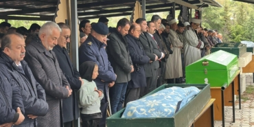burdurdaki-kazada-hayatini-kaybeden-tarim-iscileri-topraga-verildi-pq4HBegN.jpg