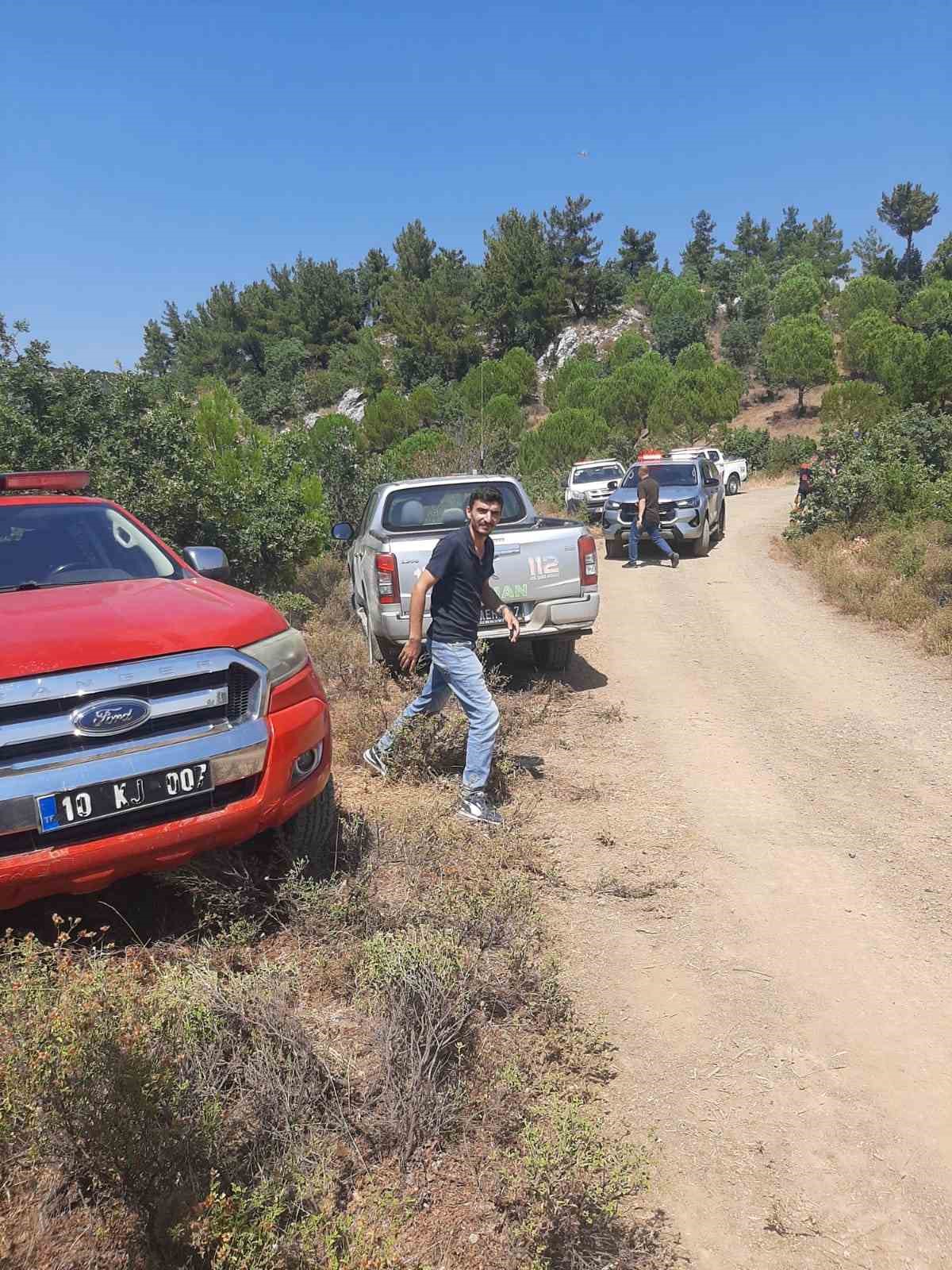 Burhaniye’de çıkan orman yangını kontrol altına alındı 6 burhaniyede cikan orman yangini kontrol altina alindi 2 jwTR1rSj