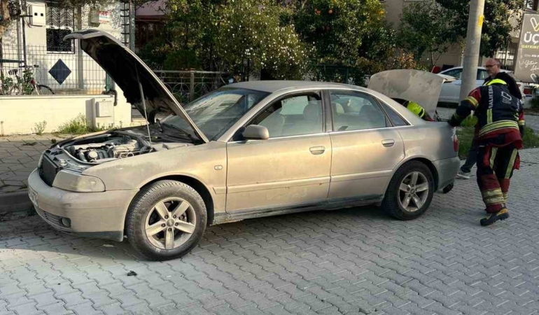 burhaniyede-seyir-halindeki-otomobilde-yangin-CDUBAJp6.jpg