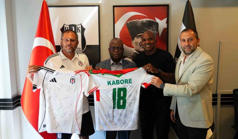 burkina-faso-buyukelcisi-vinta-some-ile-spor-buyukelcisi-charles-kaboreden-besiktasa-ziyaret-S2xfVOK7.jpg