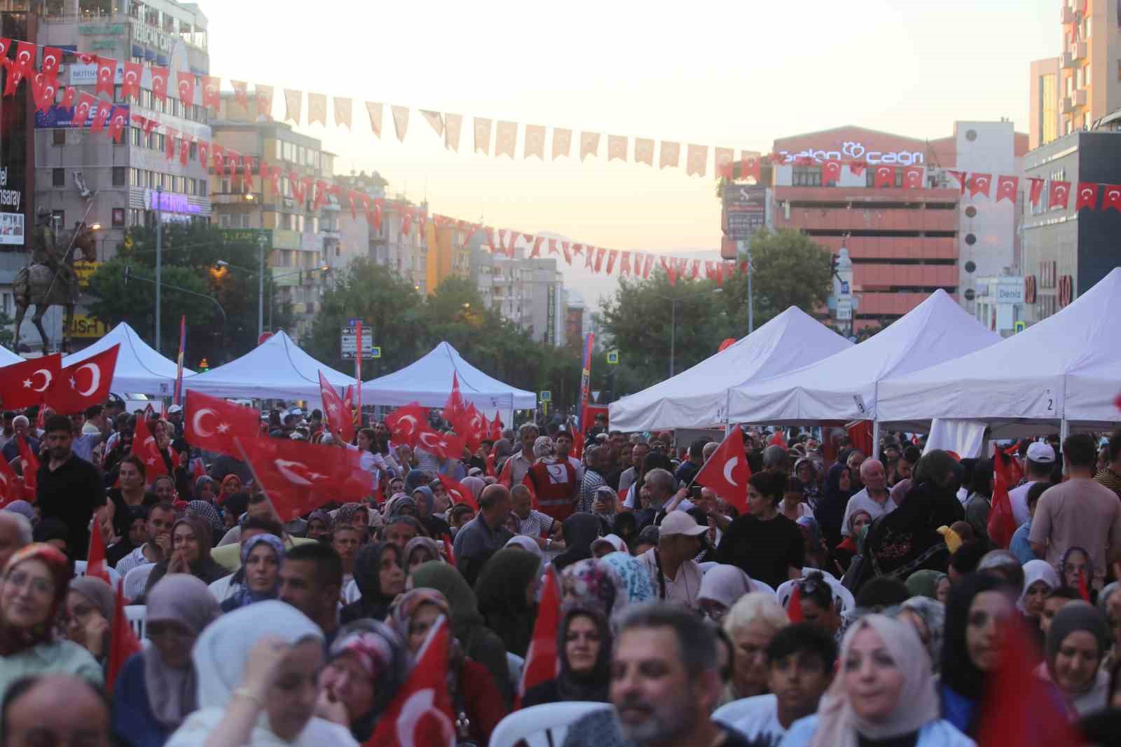 Bursa 15 Temmuz’un 10. yılında tek yürek 11 bursa 15 temmuzun 10 yilinda tek yurek 7 393Nwidn