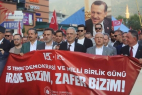 15 Temmuz Kahramanı Şehit Ömer Halisdemir kabri başında törenle anıldı 3 thumbnail