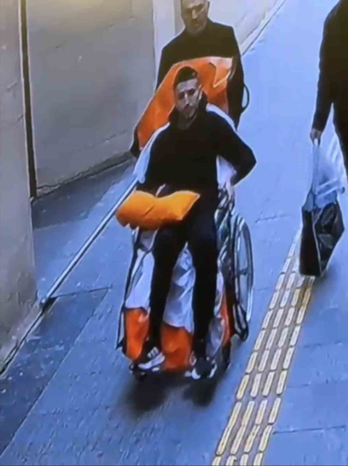 bursa adliyesinde 2 kisinin oldugu 1 uzman cavusun sehit oldugu kanli saldirinin yeni goruntuleri gsD7SBcQ