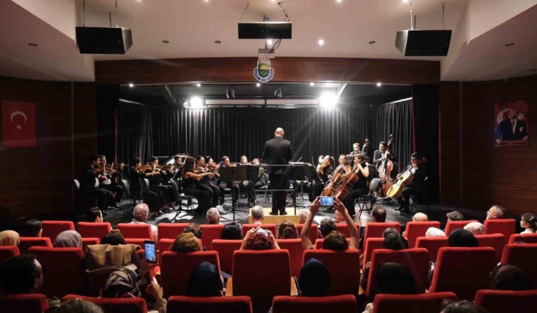bursa-bolge-devlet-senfoni-orkestrasindan-inegolde-konser-pDX128Zl.jpg