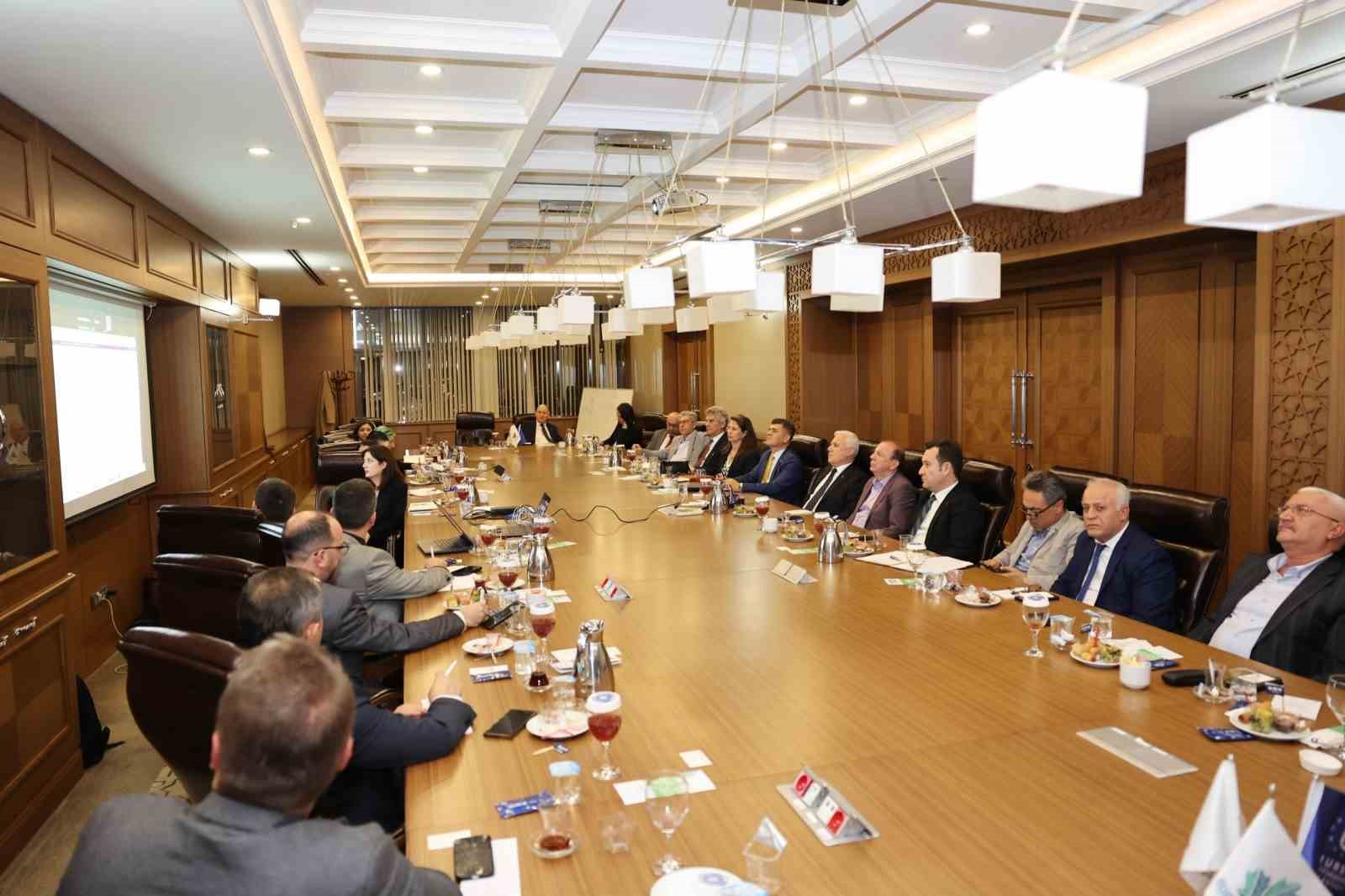 Bursa Büyükşehir Belediye Başkanı Bozbey: "Su tüketen sanayi tartışılmalı" 5 bursa buyuksehir belediye baskani bozbey su tuketen sanayi tartisilmali 1 NqBNdlPu