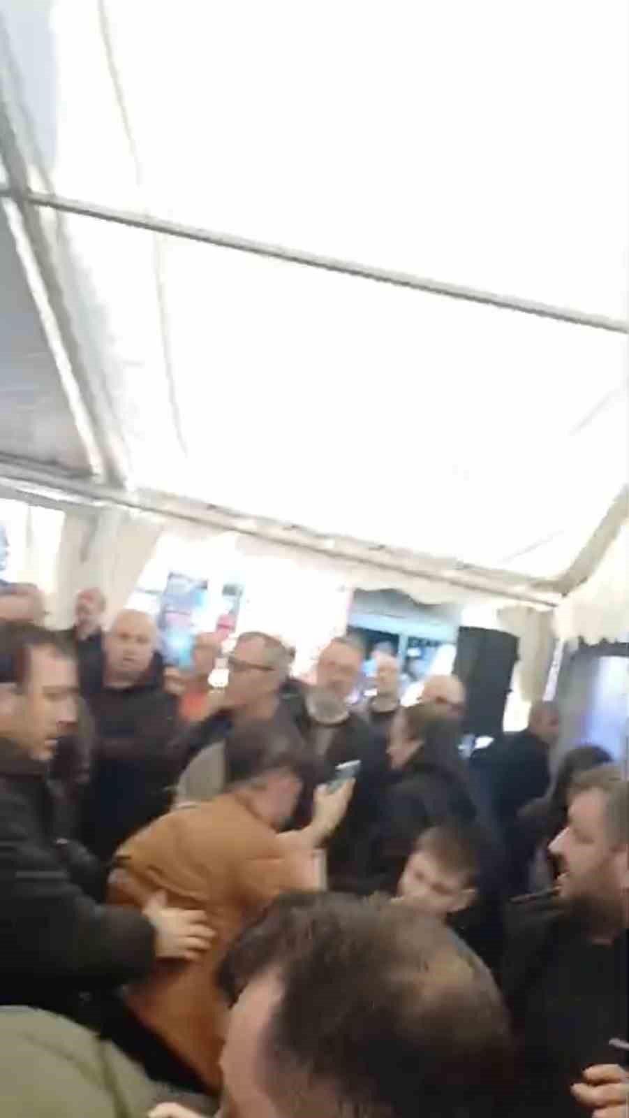 bursa buyuksehir belediye baskani mustafa bozbeye saldiri girisimi 4 mER8nKmt
