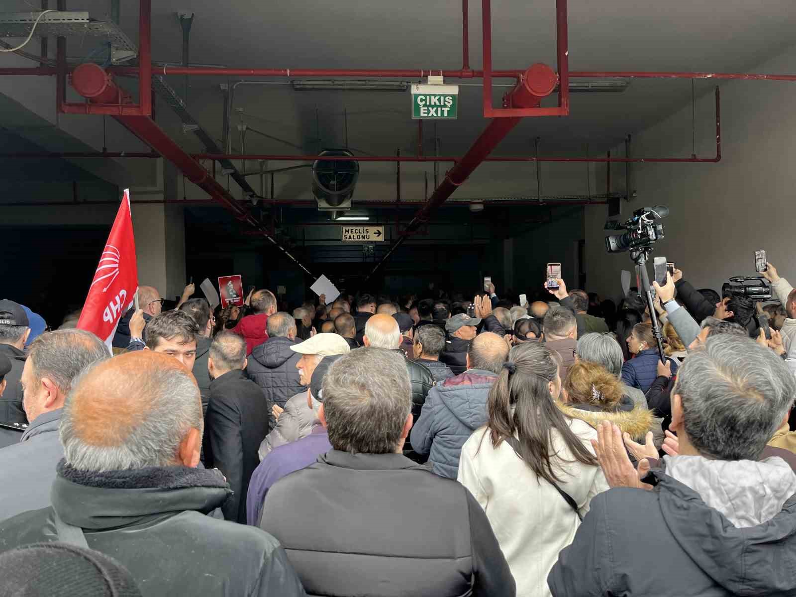 bursa buyuksehir belediye meclisindeki secim oncesi gerginlik yasandi 0 C9LIhBWe