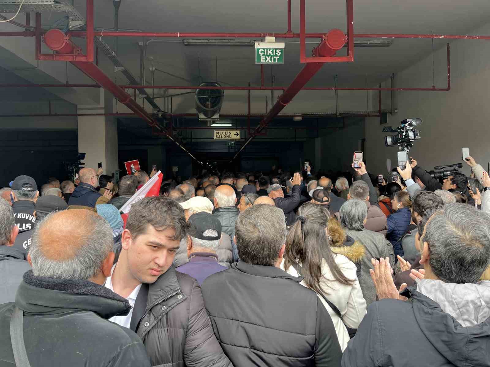 bursa buyuksehir belediye meclisindeki secim oncesi gerginlik yasandi 2 FWPEDeiB