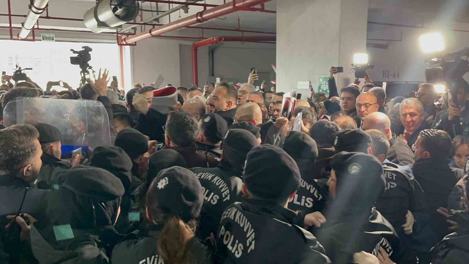 bursa buyuksehir belediye meclisindeki secim oncesi gerginlik yasandi 7 pSv7CWiJ