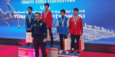 bursa-buyuksehir-belediyesporlu-guresciler-turkiye-sampiyonasinda-3-madalya-kazandi-6Ond9QXB.jpg