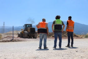 Karacabey Belediyesi’nden yol ve kaldırım işgallerine karşı kararlı mücadele 2 thumbnail