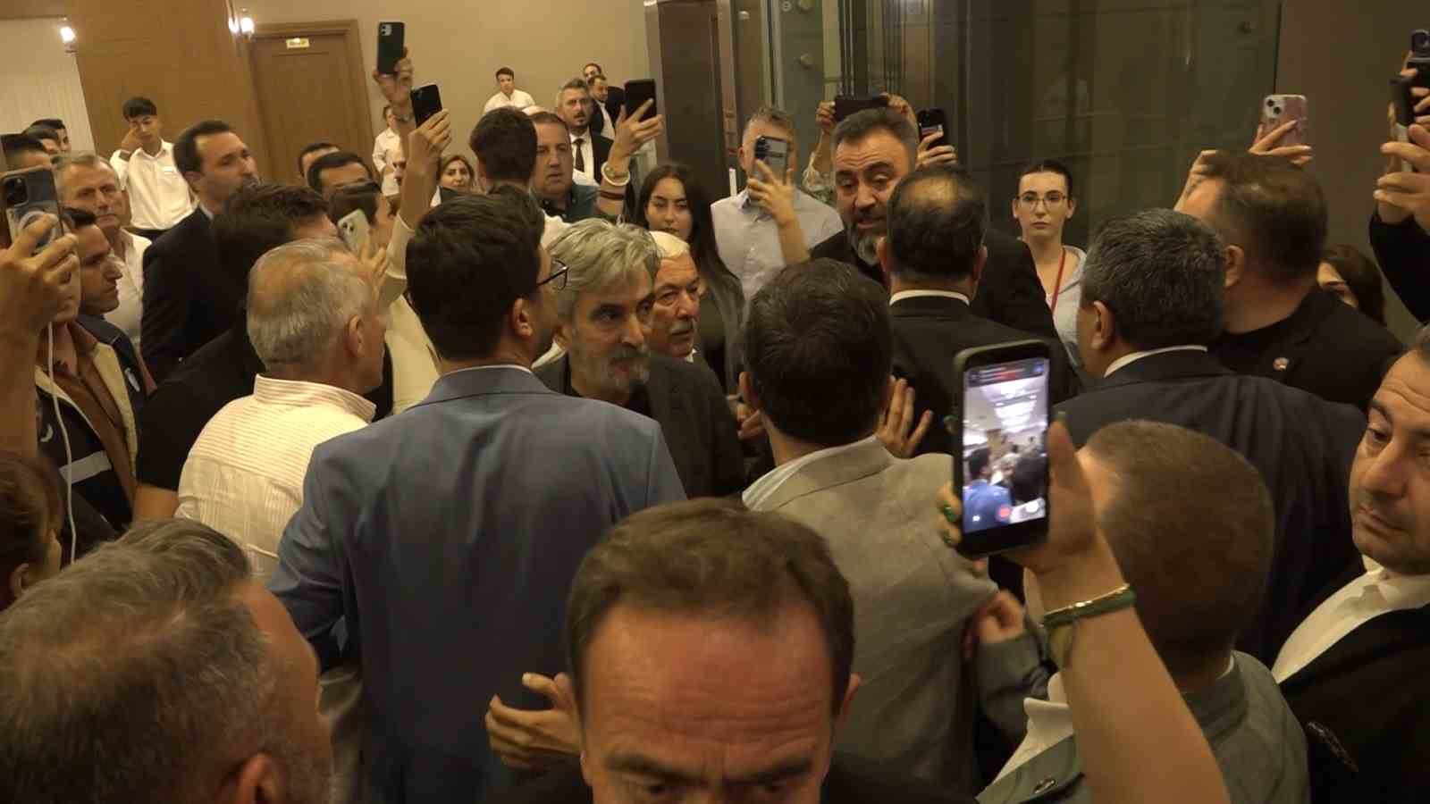 Bursa Büyükşehir Meclisi’nde tansiyon yükseldi 5 bursa buyuksehir meclisinde tansiyon yukseldi 1 a7RzqGWG