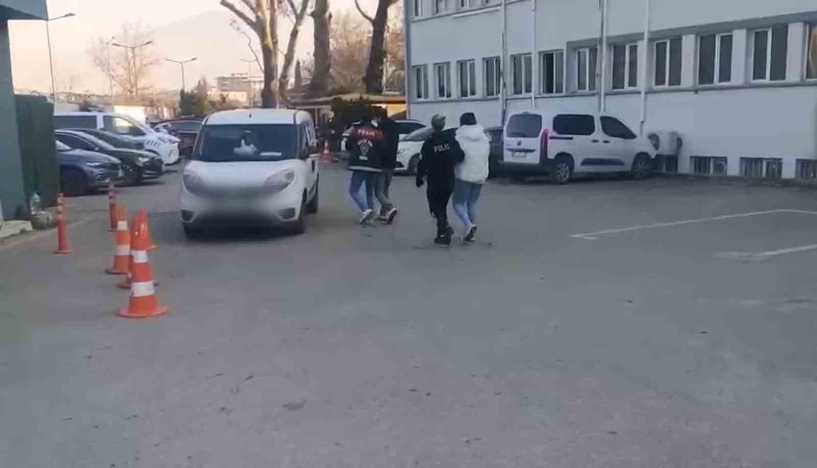 bursa emniyetinden sahte polis operasyonu 10 supheli tutuklandi 3 zlWnGLCX