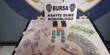 bursa-emniyetinden-sahte-polis-operasyonu-10-supheli-tutuklandi-MWFjrnPp.jpg