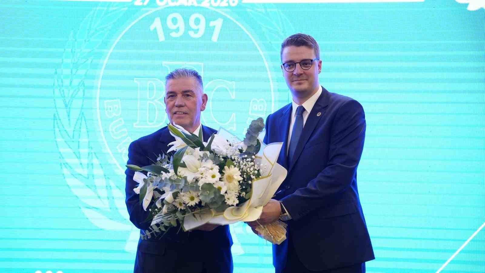 bursa fan clupte bayrak degisimi 5 7KuFFR3p