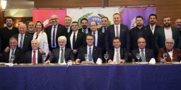 bursa-fan-clupte-bayrak-degisimi-9nhPiRC3.jpg
