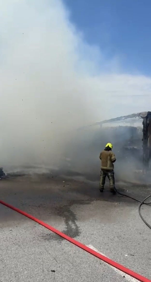 bursa giselerde yanan tir kule dondu 3 TEHl5NB5