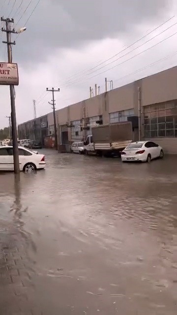 bursa icin kuvvetli saganak uyarisi 1 rJTTcumb